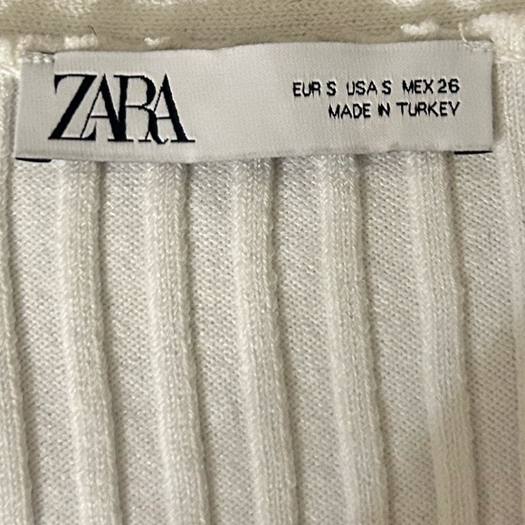 Zara Ribbed V-Neck Tank Top (R) - Picture 5 of 5
